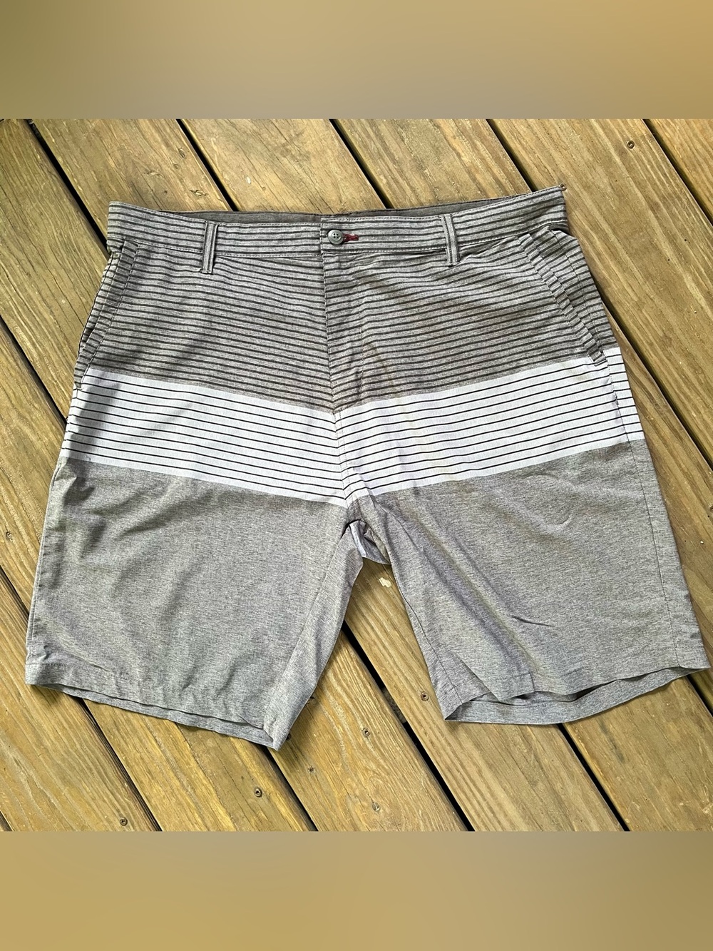 Burnside 40 Boardwalk shorts w gray striped pattern is light & stretchy. Mint